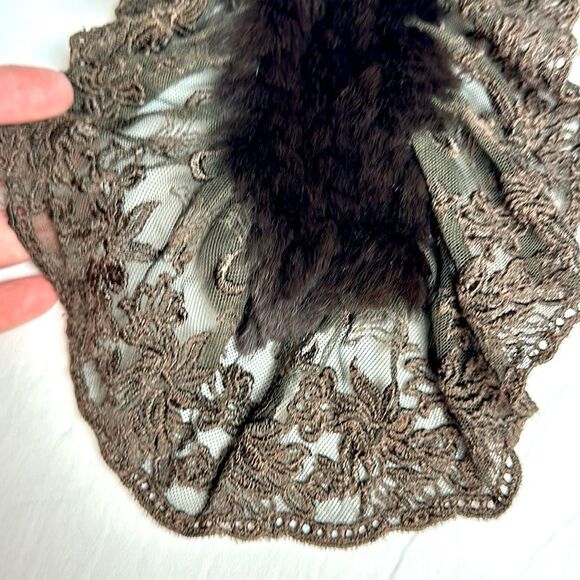 Linda Richards Luxury Lace and Rabbit Fur
Scarf Brown - Picture 8 of 9